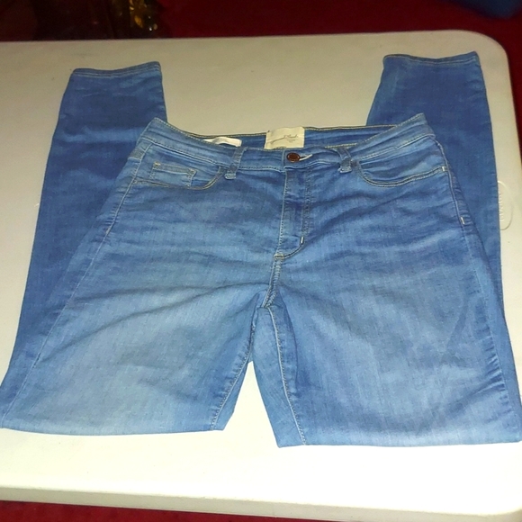 Size 8 Women's Universal Threads High Rise  skinny jeans Stretchy - Picture 1 of 7
